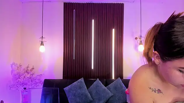 ArianaBaker's cam snapshot