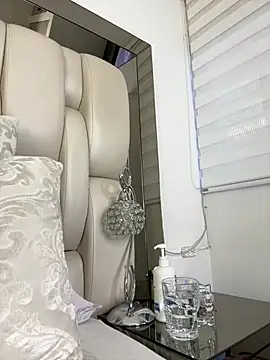 ALISSON_FOXXX1 live sex cam