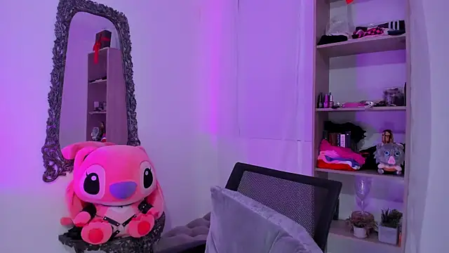 KimberlyJohnsoon live sex cam