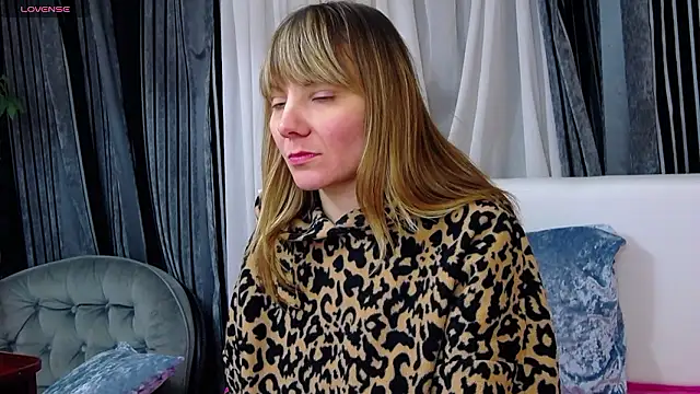 Leslie_passion's cam snapshot