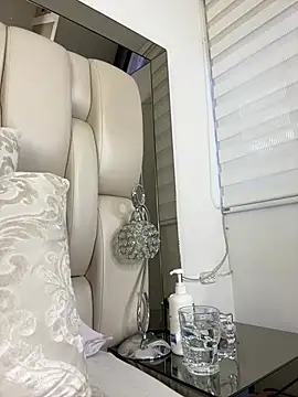 ALISSON_FOXXX1 live sex cam