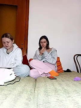 ella_maya's cam snapshot