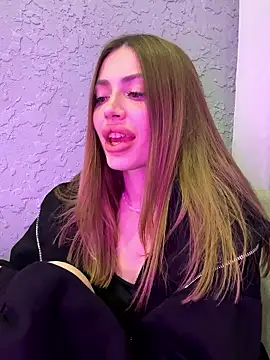 Elizabeth_Tay's cam snapshot