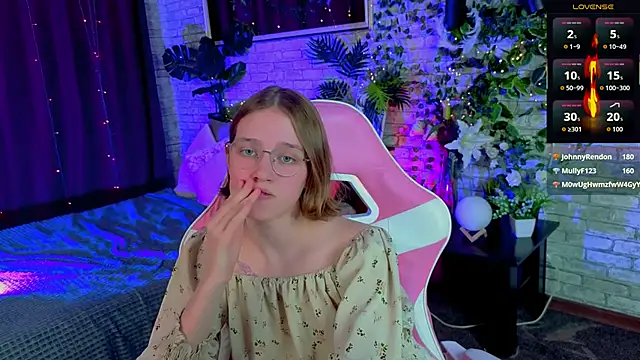 Mia_Mooore's cam snapshot