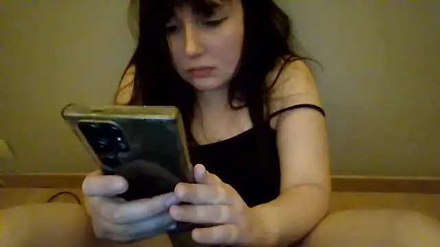 Lynylou live sex cam