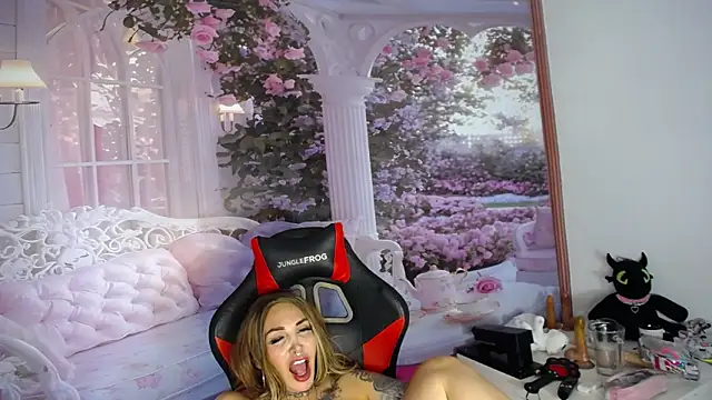 Layla-Wattson's cam snapshot