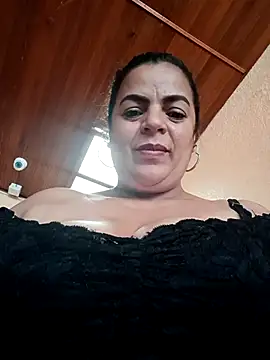 Mia-Glow's cam snapshot