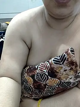 janvi_100's cam snapshot