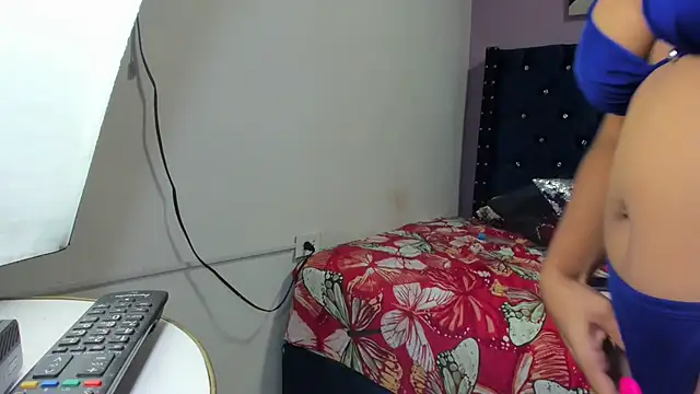 elianaa_soto's cam snapshot