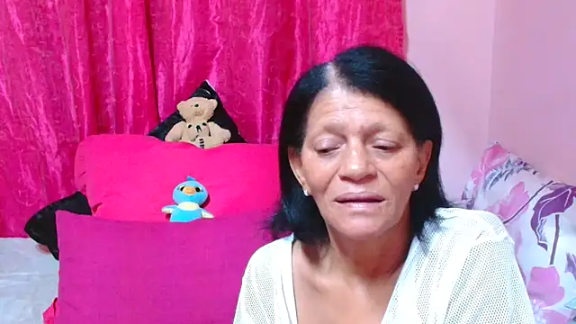 SLUTTYROXY's cam snapshot