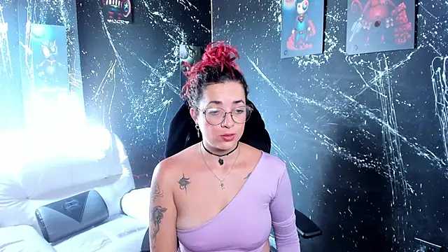 RoxanneStorm_'s cam snapshot