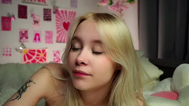 AunclreaVache live sex cam