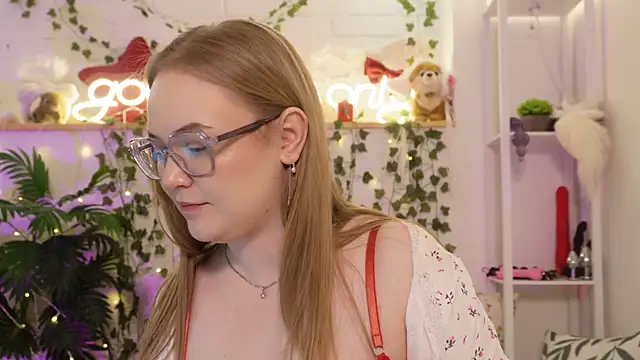 MonicaAsis live sex cam