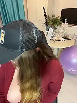 DienkaGreen live sex cam