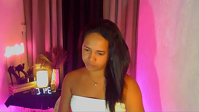 Lorainnelustts live sex cam