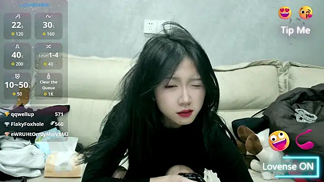 xiaoLI-2025 live sex cam