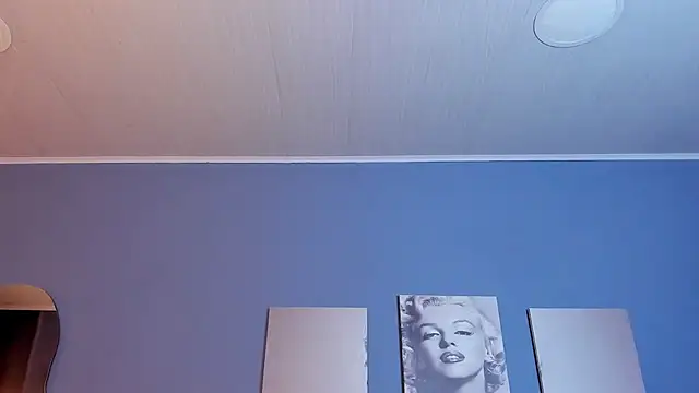 Violett_Prince1's cam snapshot