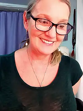 irinamaux live sex cam