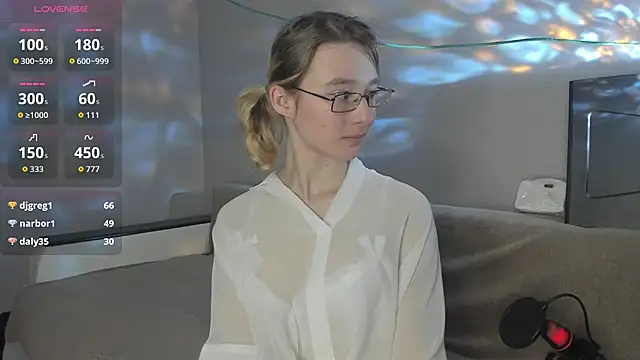 DivineSolana's cam snapshot