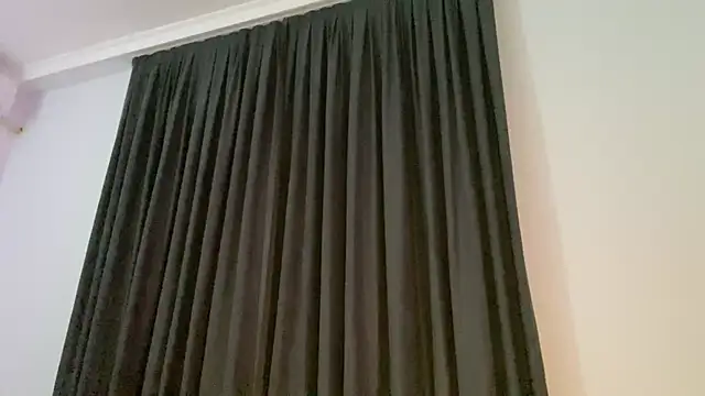 loolashow's cam snapshot