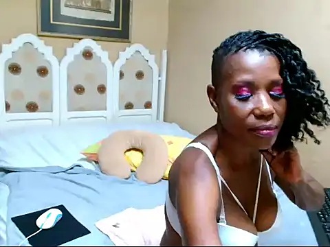 SlenderMatureMilfx's cam snapshot