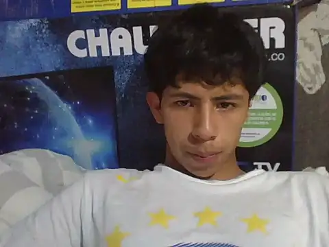 Carlos_Albert02's cam snapshot