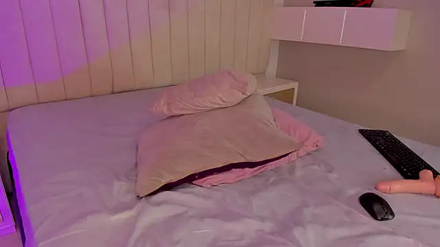 Littleolivia_'s cam snapshot