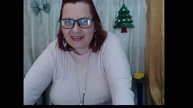 PlayfullMature's cam snapshot