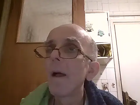 mariusica1@xh's cam snapshot