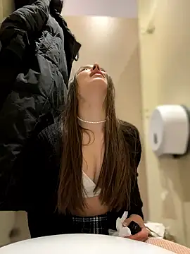 ICrazyOneIRL live sex cam