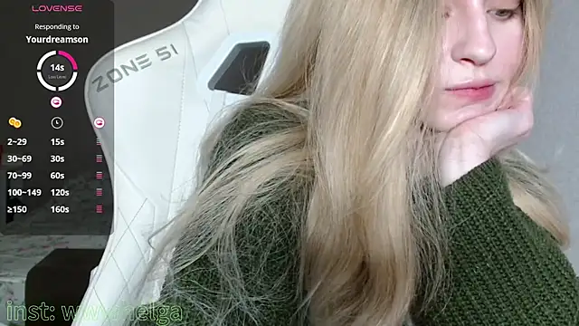 Helga__Pataki's cam snapshot