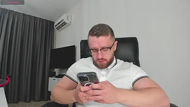 Findom_guy's cam snapshot