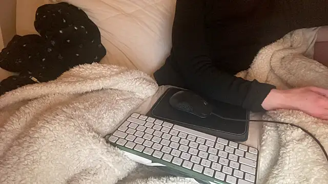 18yoteenvirgin live sex cam