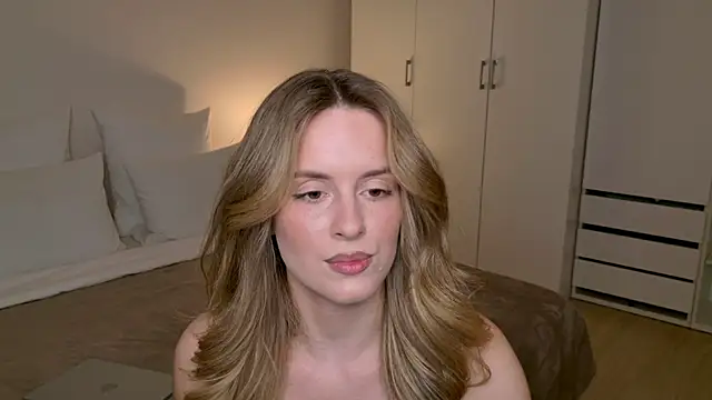 RozzitaBedberry live sex cam