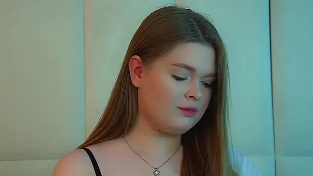 CrystalLyons's cam snapshot