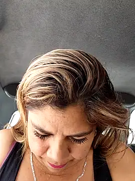 Laura-Hernandez live sex cam