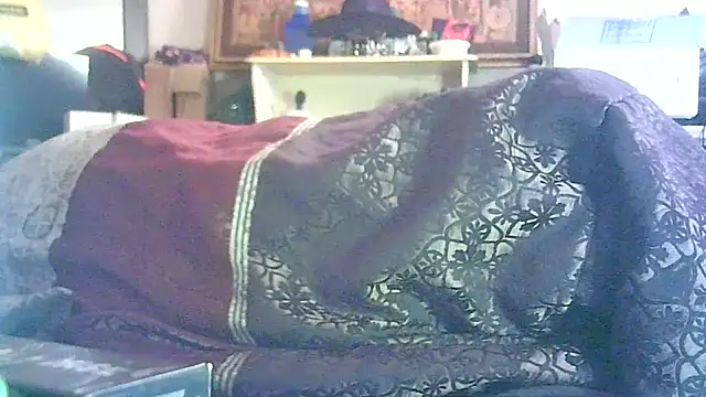 ON3YOULLN3VER_FIR3's cam snapshot