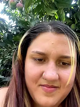 saray_gomez22 live sex cam