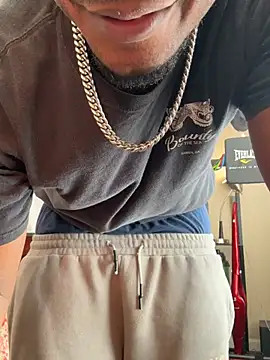 KeYBuMp323's cam snapshot