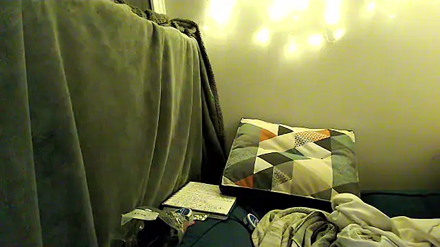 Julia_GraceOF's cam snapshot