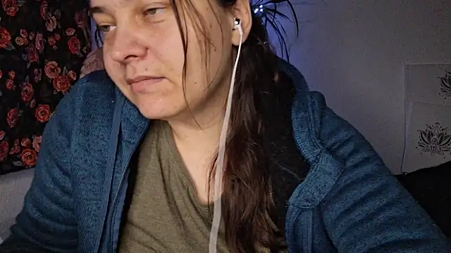 Cyndee_Winter's cam snapshot