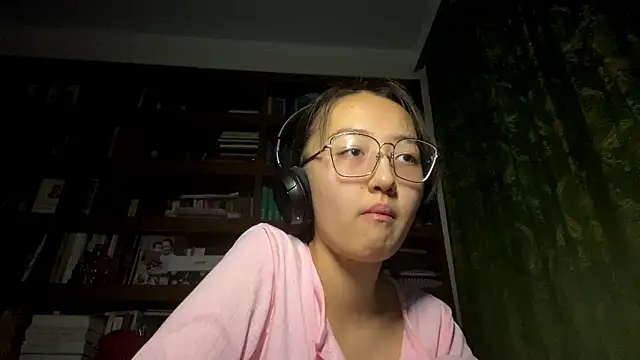 LinaClous's cam snapshot