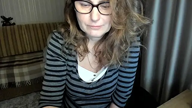 lauraoven's cam snapshot