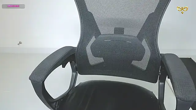 Bosombee's cam snapshot