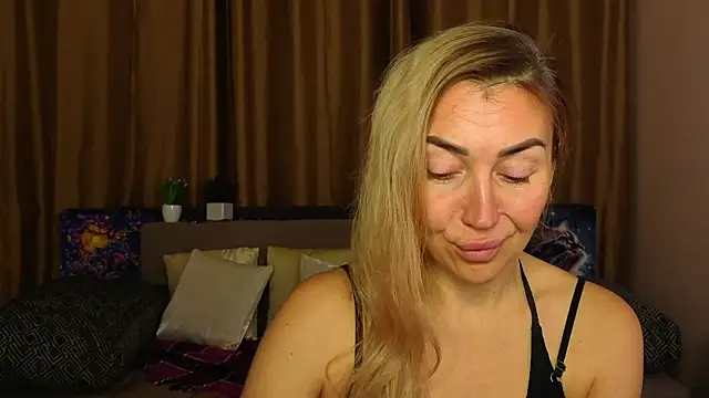 Kiss_julli88I's cam snapshot