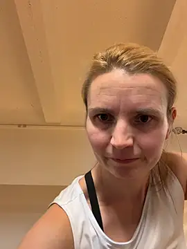 s-te-fan-i's cam snapshot