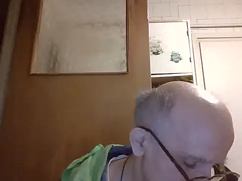 mariusica1@xh's cam snapshot