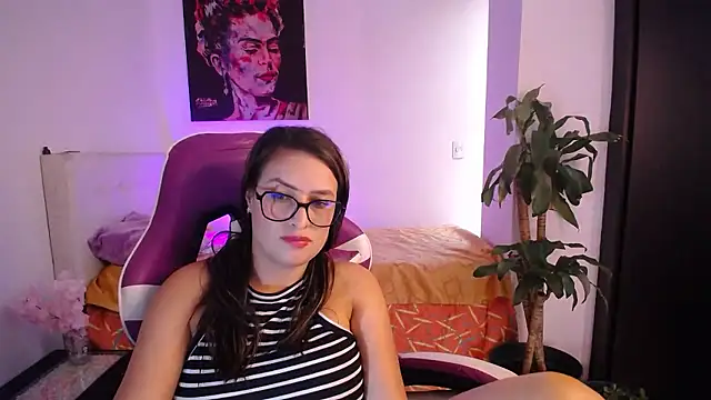 esmeraldaa230's cam snapshot