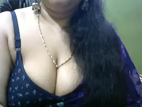 Mona_love143's cam snapshot