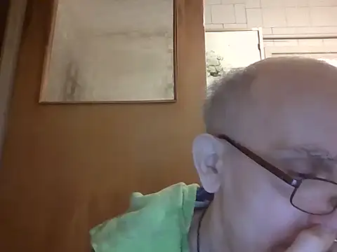 mariusica1@xh live sex cam